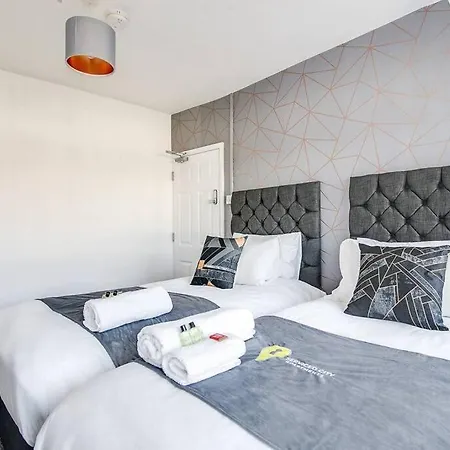 Sca-big House 9min To Nec - Sleeps 7 - Park 3 Vans Ferienhaus Birmingham