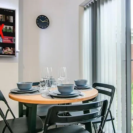 Ferienhaus Sca-big House 9min To Nec - Sleeps 7 - Park 3 Vans Birmingham